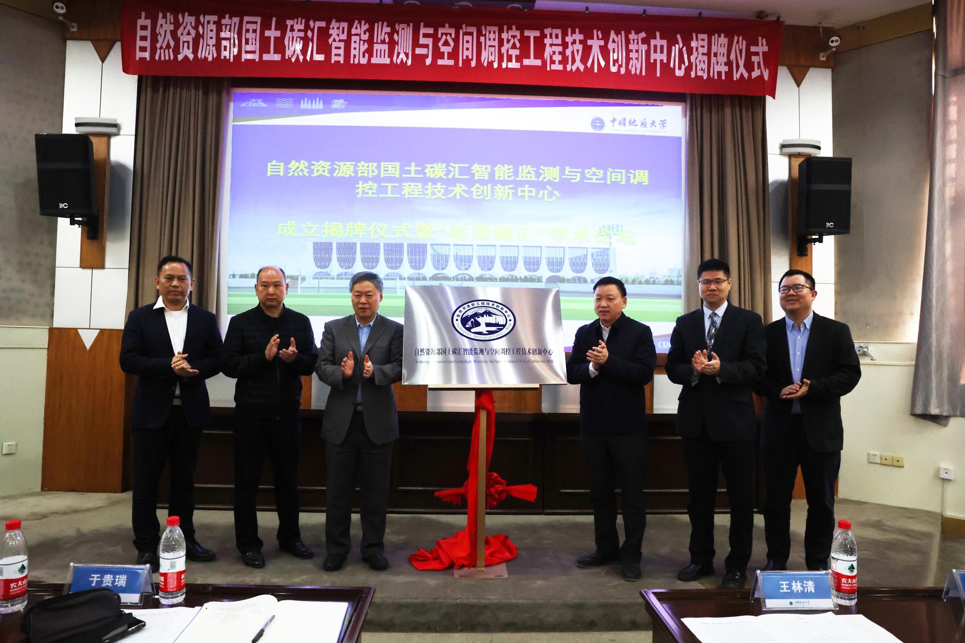 //www.hciyuan.net/__local/4/6D/30/0FE756F44162FA5609F4F5D7397_1336786A_4241C.jpg?e=.jpg