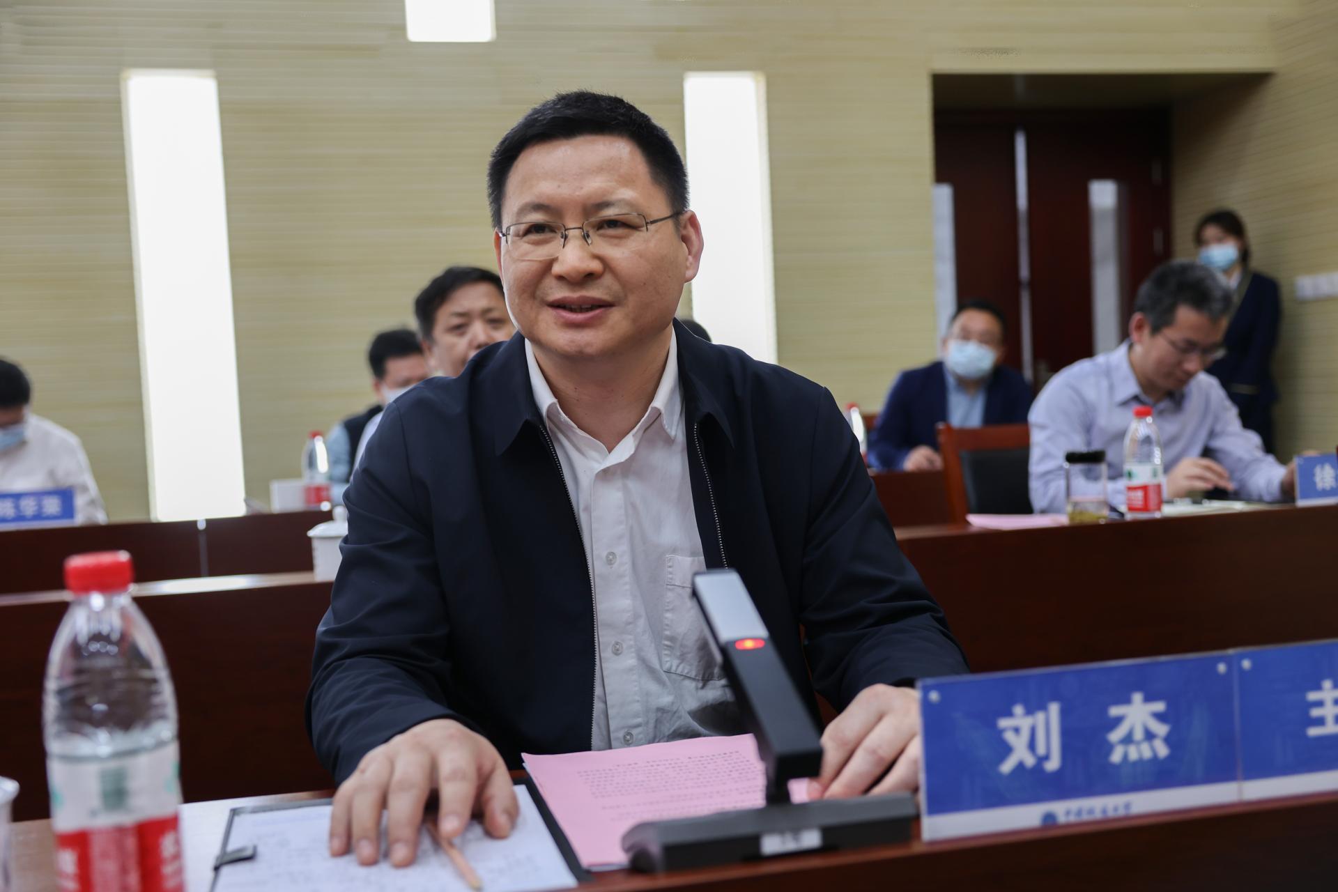 //www.hciyuan.net/__local/8/66/23/9CF11E59F1816FB738332EAF536_7831550E_2498A.jpg?e=.jpg